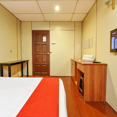 Oyo 90627 Pulau Ketam Inn Kelang Zewnętrze zdjęcie